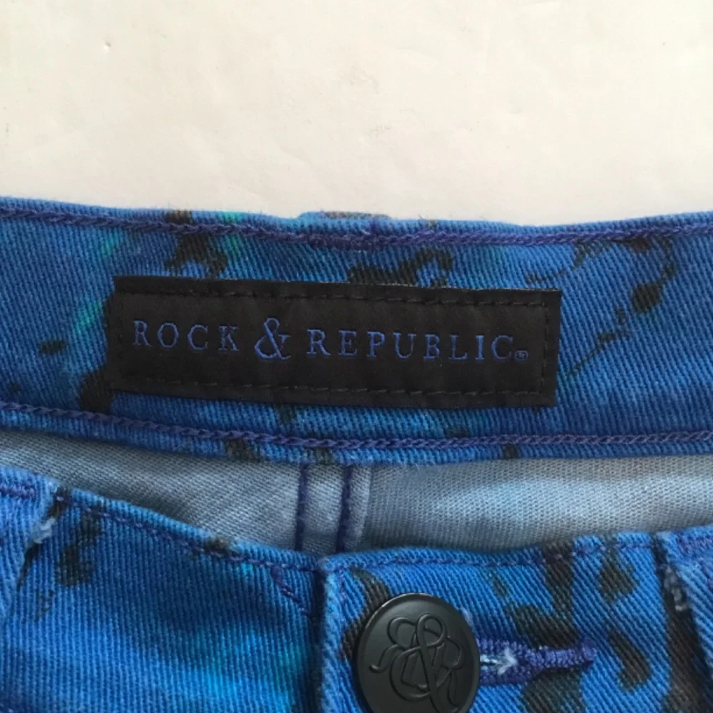 Rock& Republic Ladies Jean Shorts Blue/ Black/ Green/ Pink Size 2